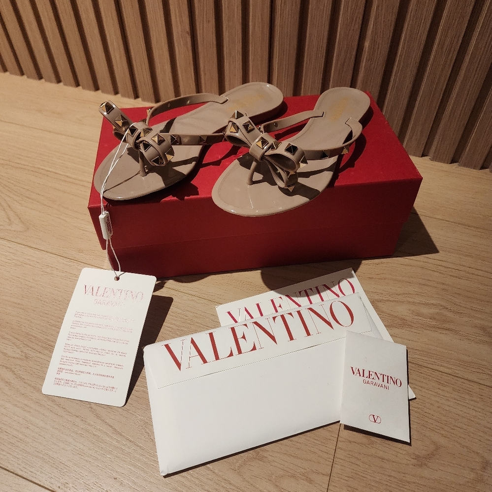 Valentino | Rockstud Jelly Thong Sandals